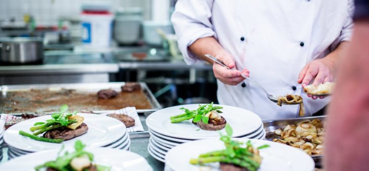 Comment acheter une table inox pour sa cuisine ?